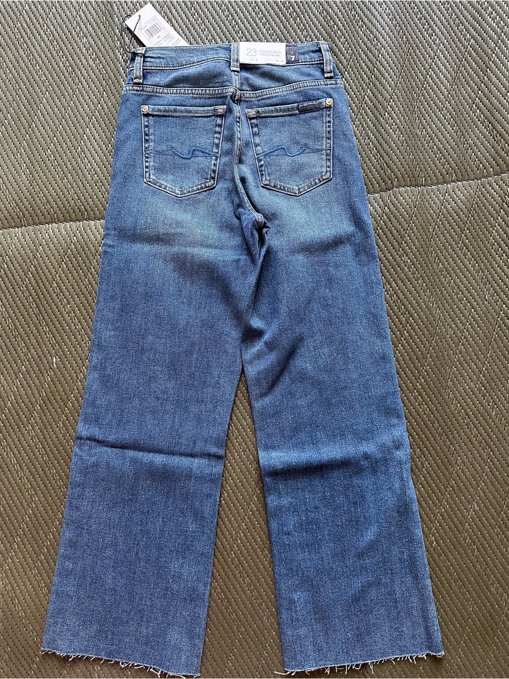 7 For All Mankind Cropped Alexa Raw Hem Ankle Crop Size 23 Jeans 26â Inseam - Picture 3 of 11